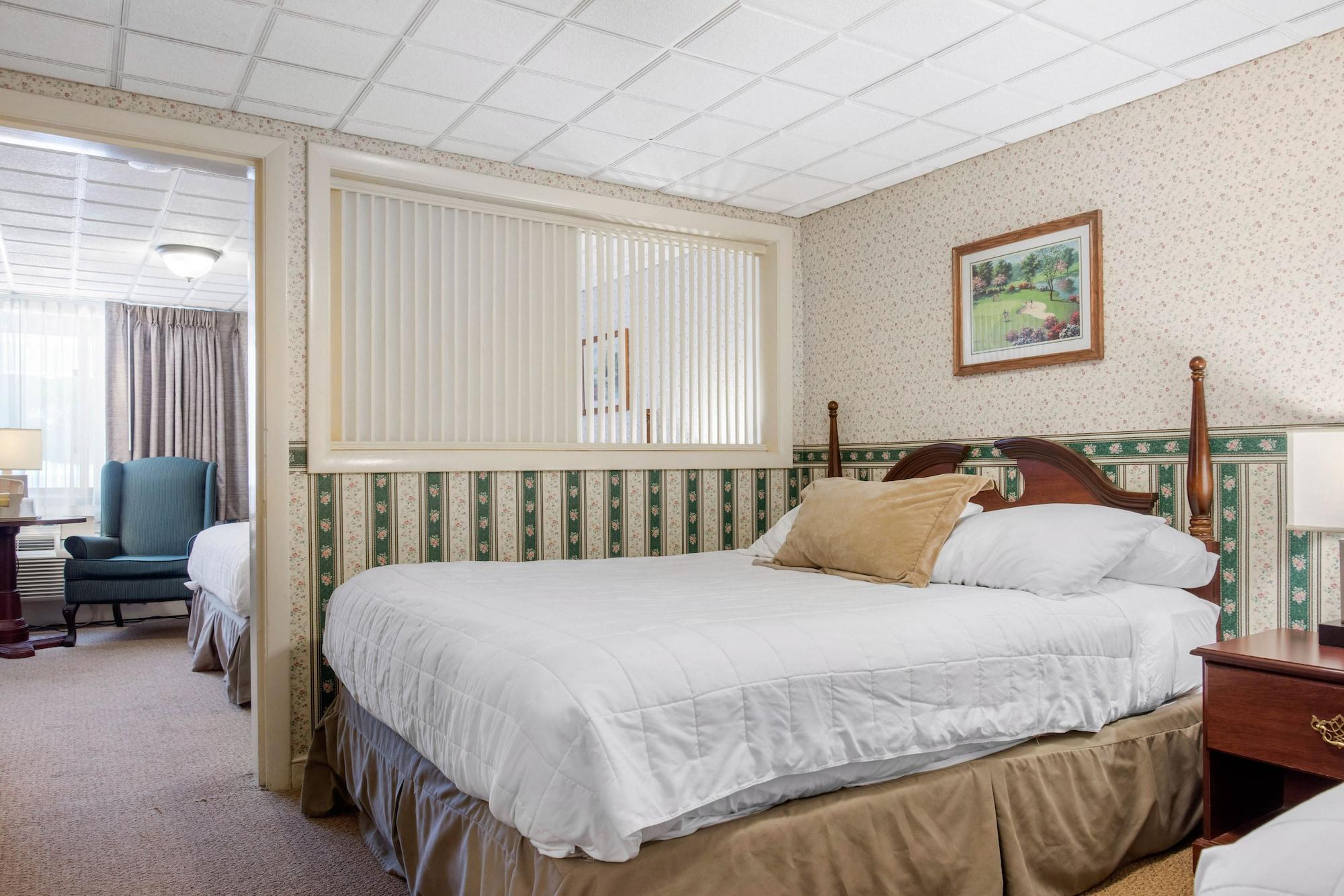 Coachman Inn Китъри Екстериор снимка