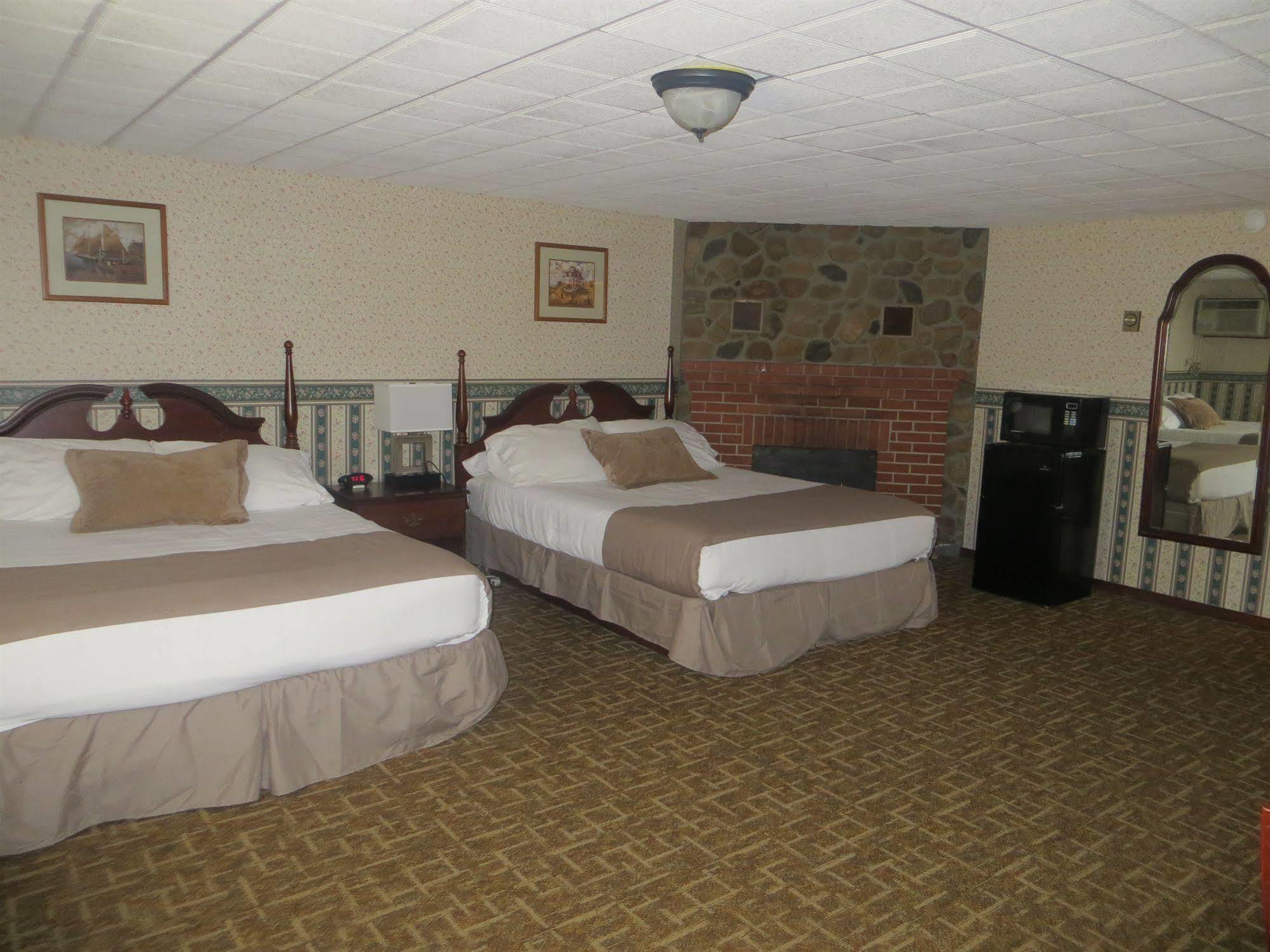 Coachman Inn Китъри Екстериор снимка