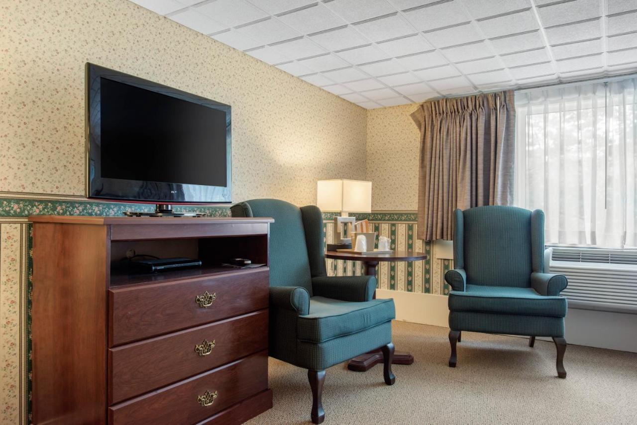 Coachman Inn Китъри Екстериор снимка