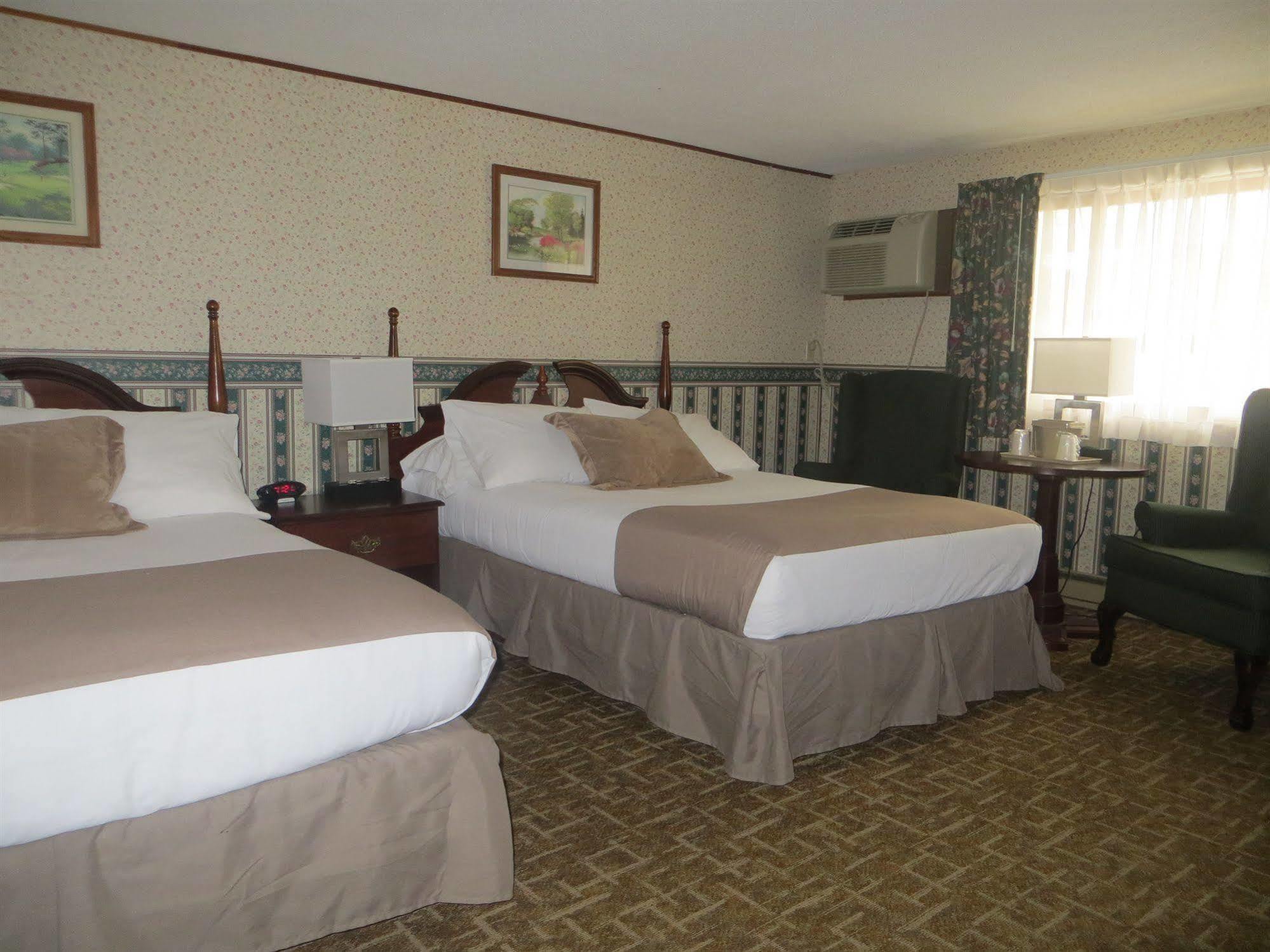 Coachman Inn Китъри Екстериор снимка